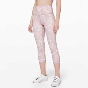 Lululemon‎ Wunder Under Crop (High-Rise) Luxtreme 21” Shadow Leaf Ivory Muse  6